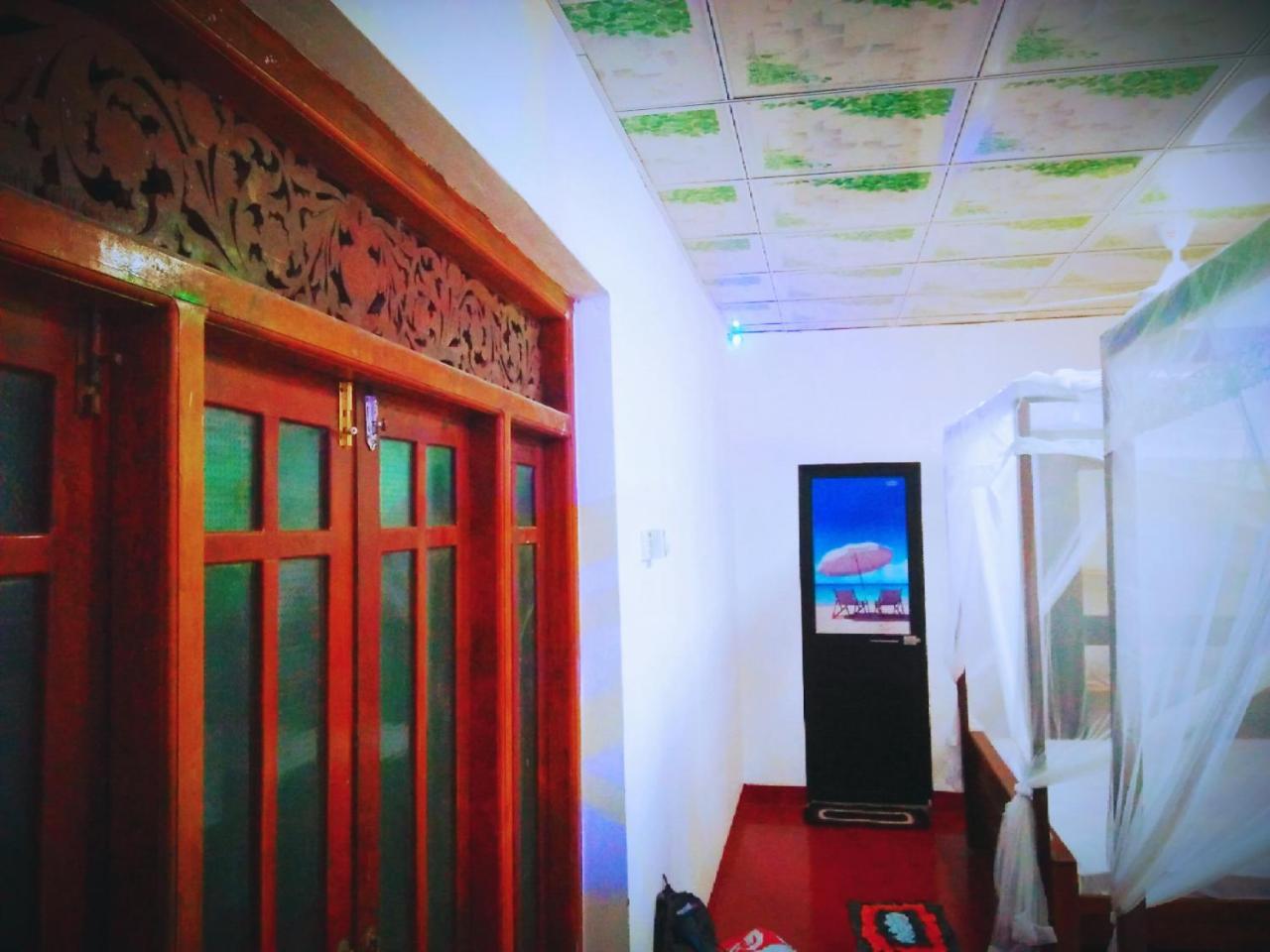 Tharurashmi Sea Pond Villa & Surf Hostel - Hiriketiya Диквела Екстериор снимка
